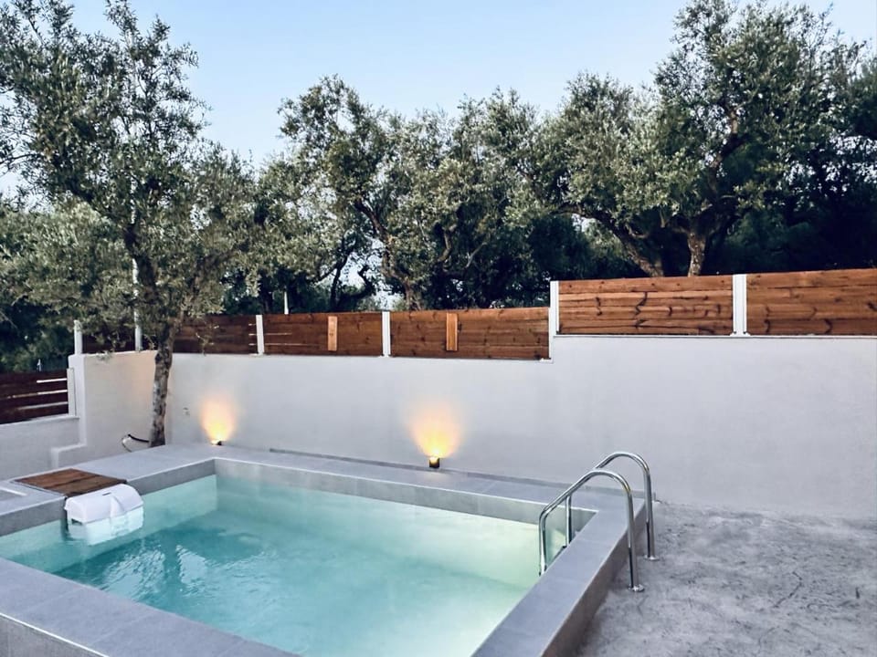Day, Natural landscape, Pool view, Swimming pool