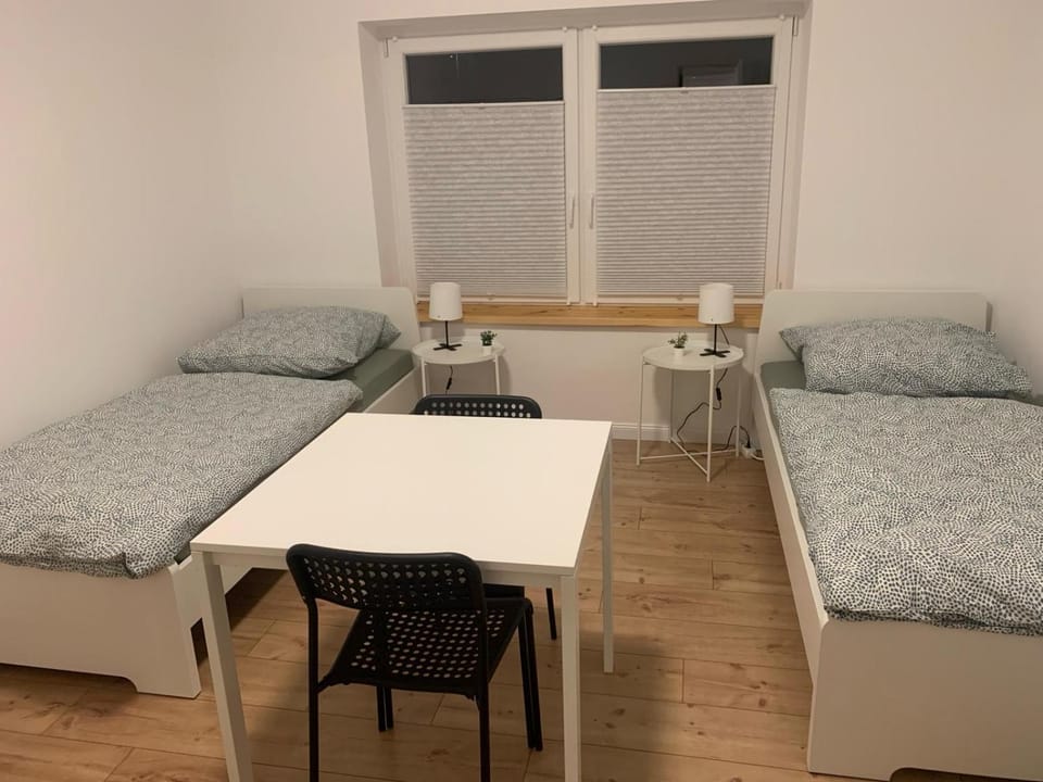 Moderne Zimmer in Rosengarten mit Gemeinschaftsbad & Küche Hostel in Schleswig-Holstein
