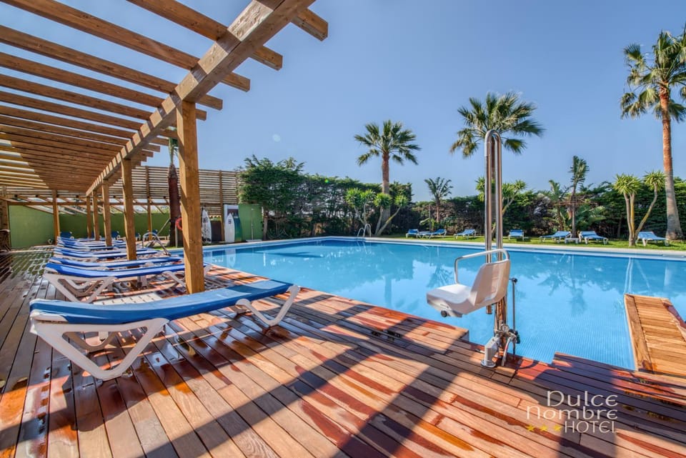 Activities, Balcony/Terrace, Swimming pool, Swimming pool