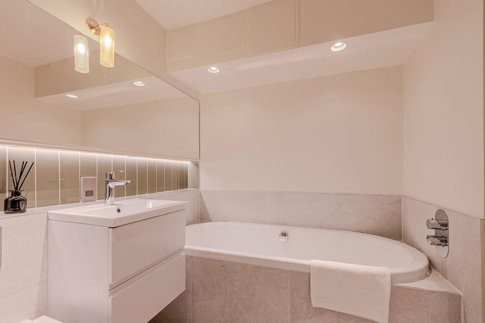 Bathroom, Bath
