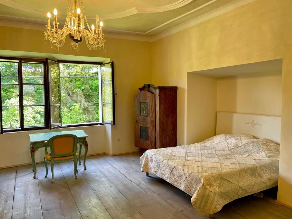 Apartmán v barokního faře s rozsáhlou zahradou Apartment in Czechia