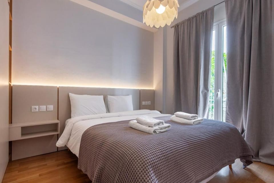 Stylish 2BDR Exarchia Apt with Balcony and Workspace Apartment in Athens