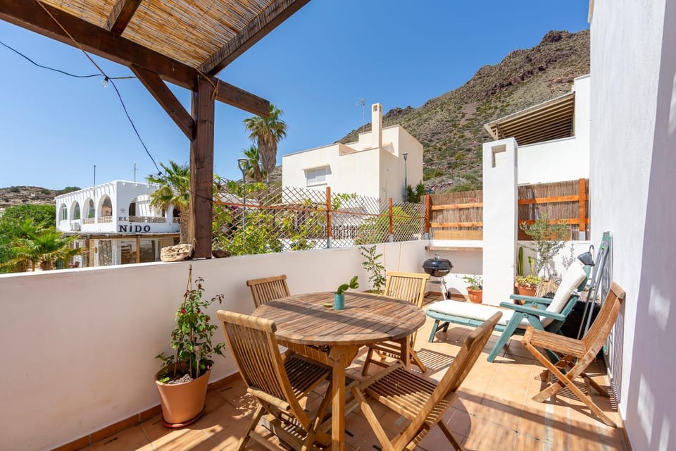 Property building, Balcony/Terrace, Living room