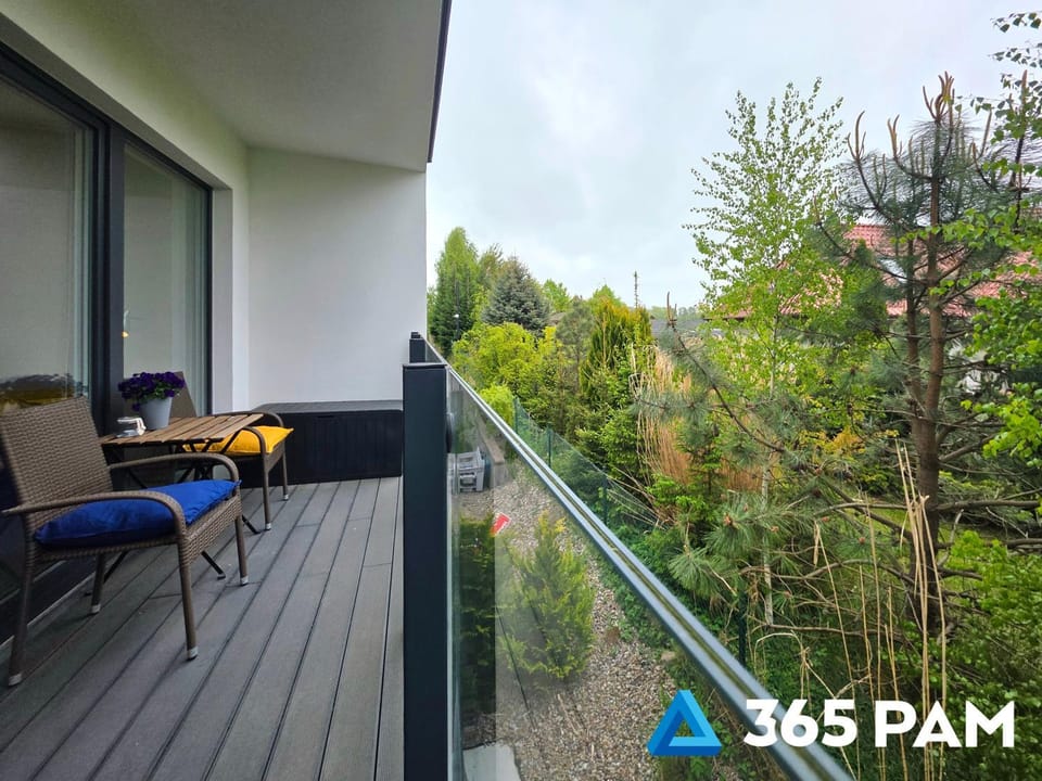 Property building, Spring, Day, Natural landscape, View (from property/room), Balcony/Terrace, Garden view