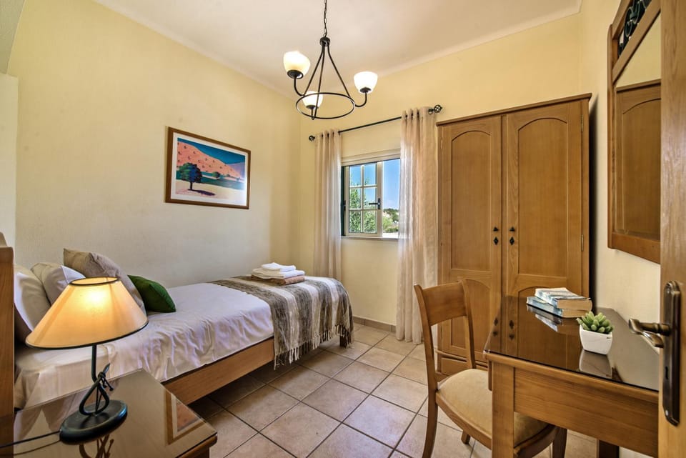 Rebela 1st Algarve Villa Holidays Apartment in Guia