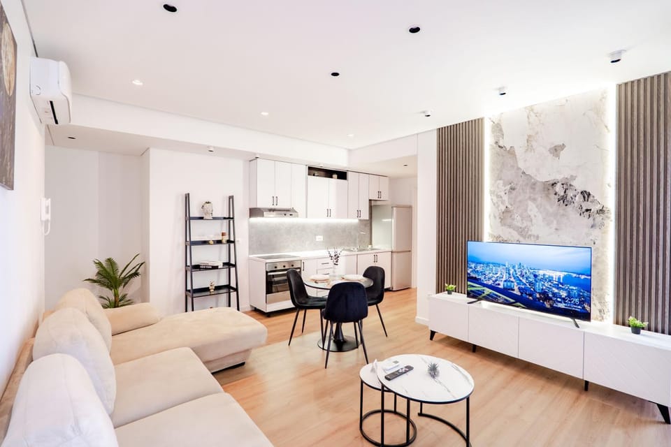 TV and multimedia, Living room, Seating area, air conditioner