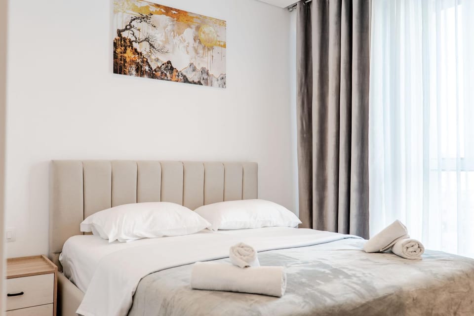 Bed, Photo of the whole room, Bedroom, towels