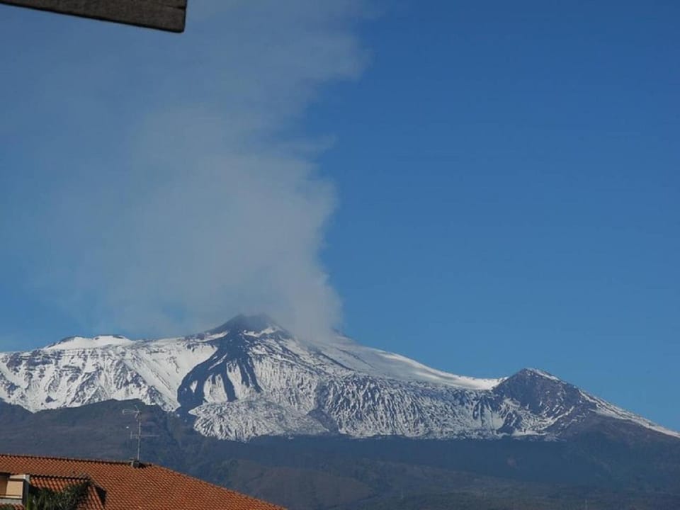 Nearby landmark, Day, Winter, Mountain view