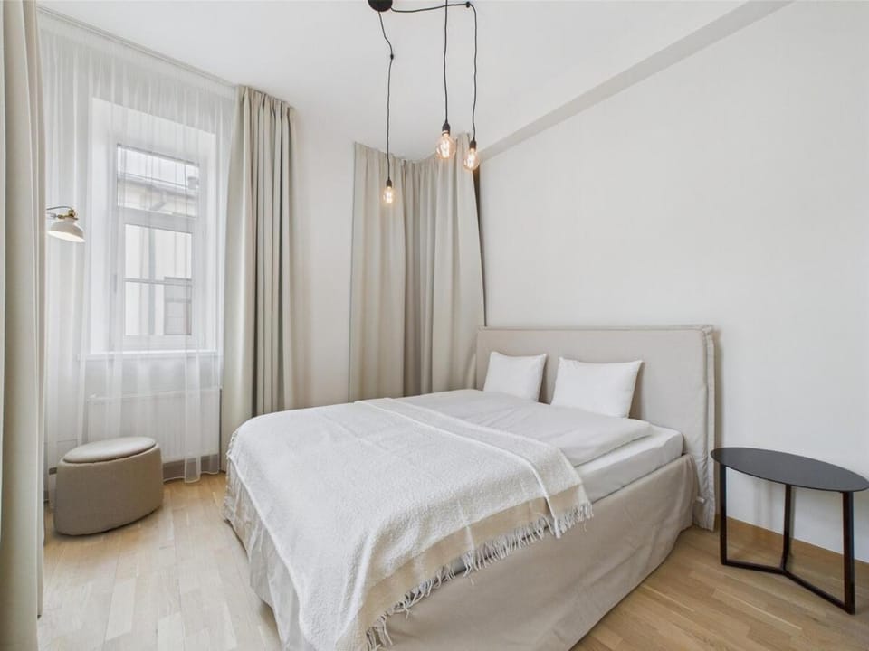 Central 2BR Apartment - 10min to Old Town Apartment in Riga