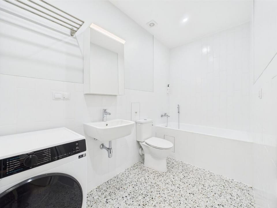 Central 2BR Apartment - 10min to Old Town Apartment in Riga