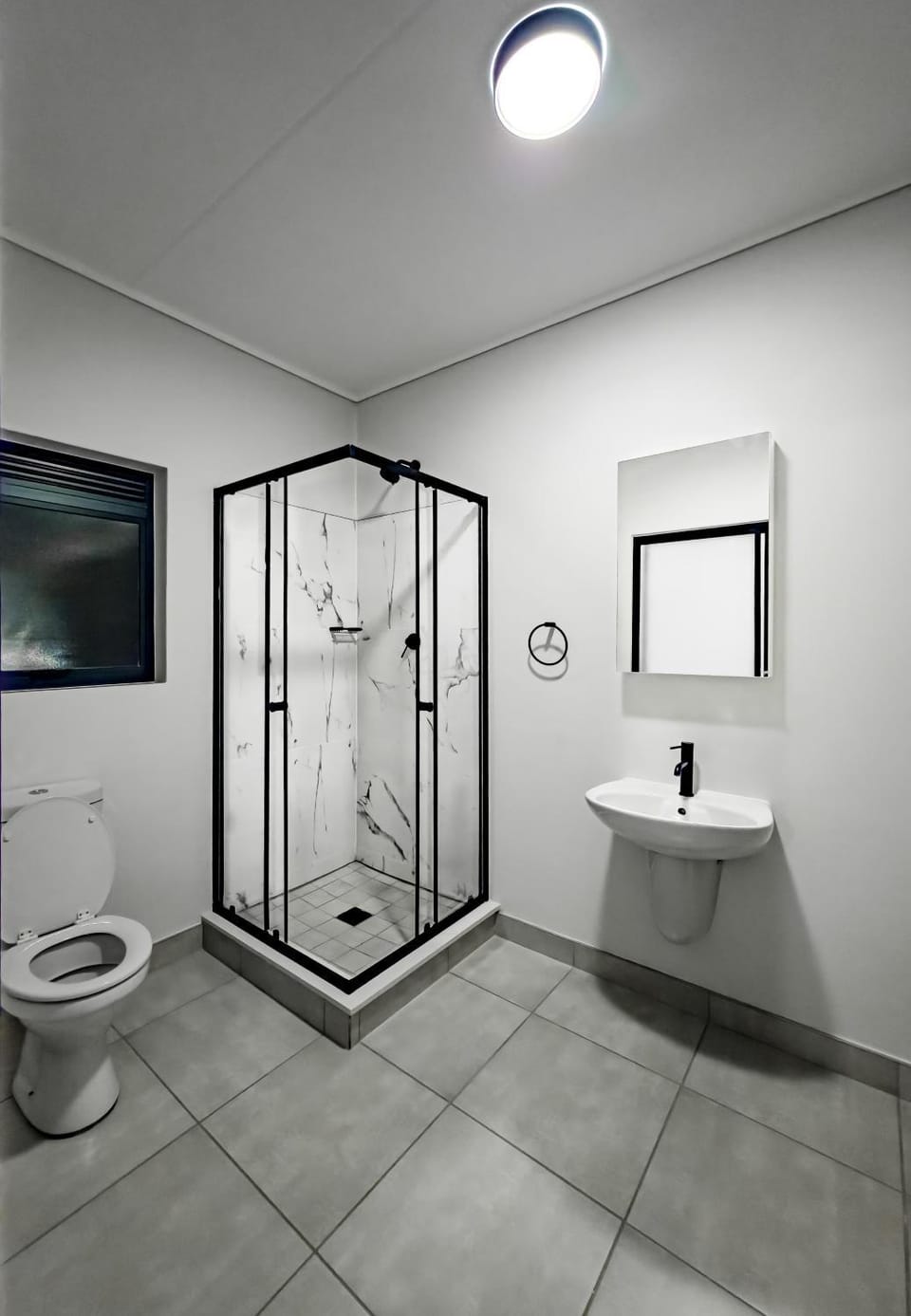 THE BLYDE CRYSTAL LAGOON F&S LUxurious Apartment 3bed Bed and Breakfast in Pretoria