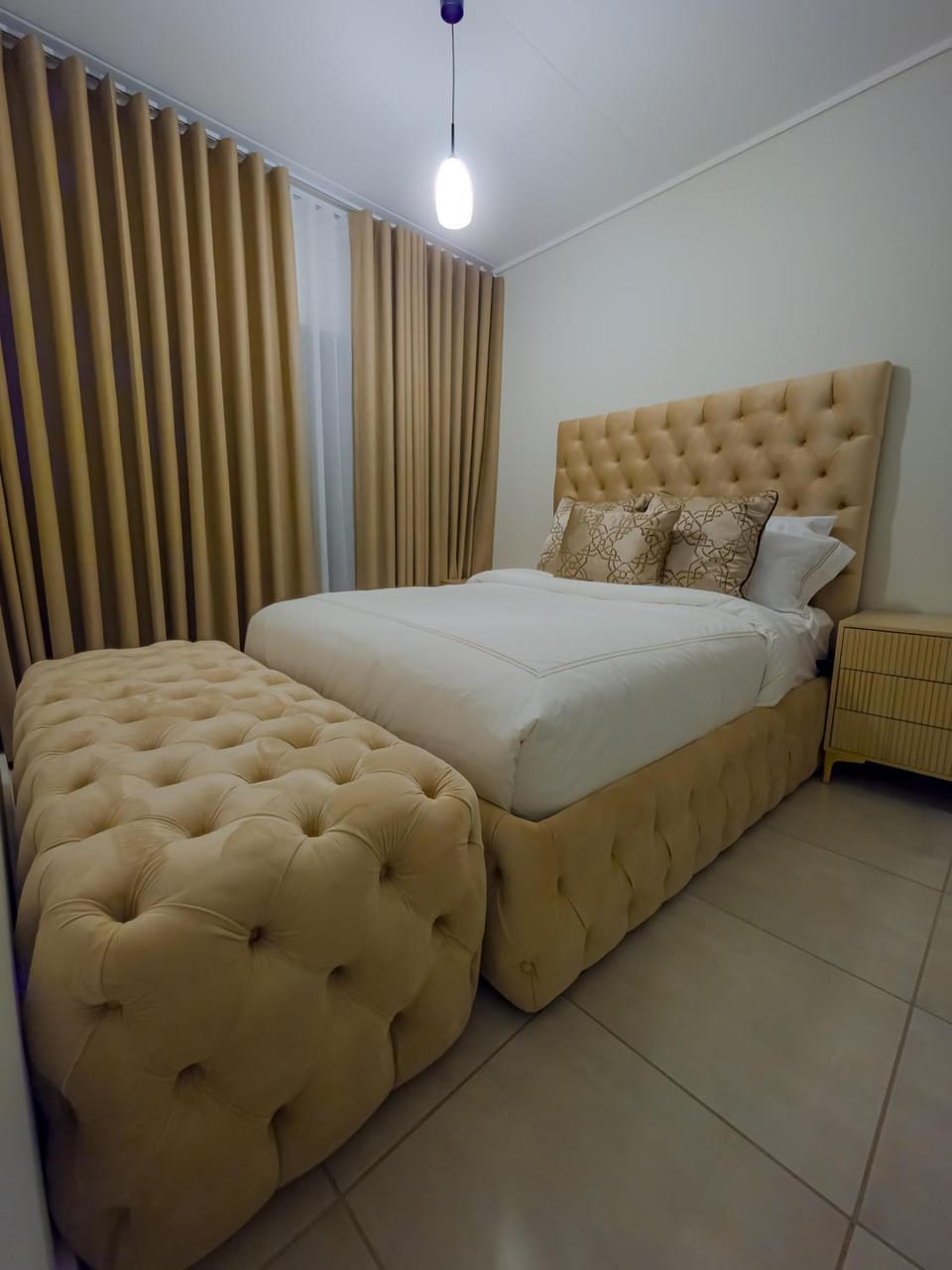 THE BLYDE CRYSTAL LAGOON F&S LUxurious Apartment 3bed Bed and Breakfast in Pretoria