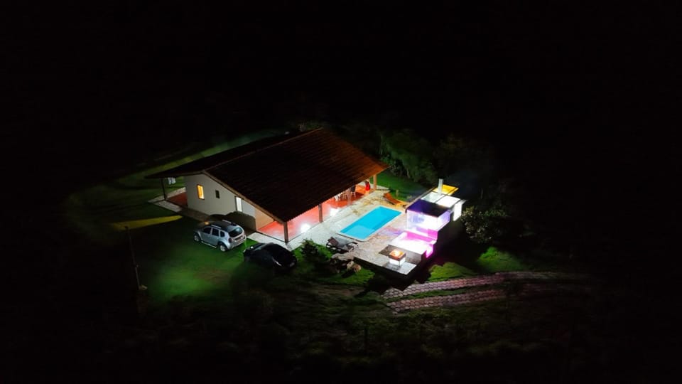 Casa junto as montanhas House in State of São Paulo