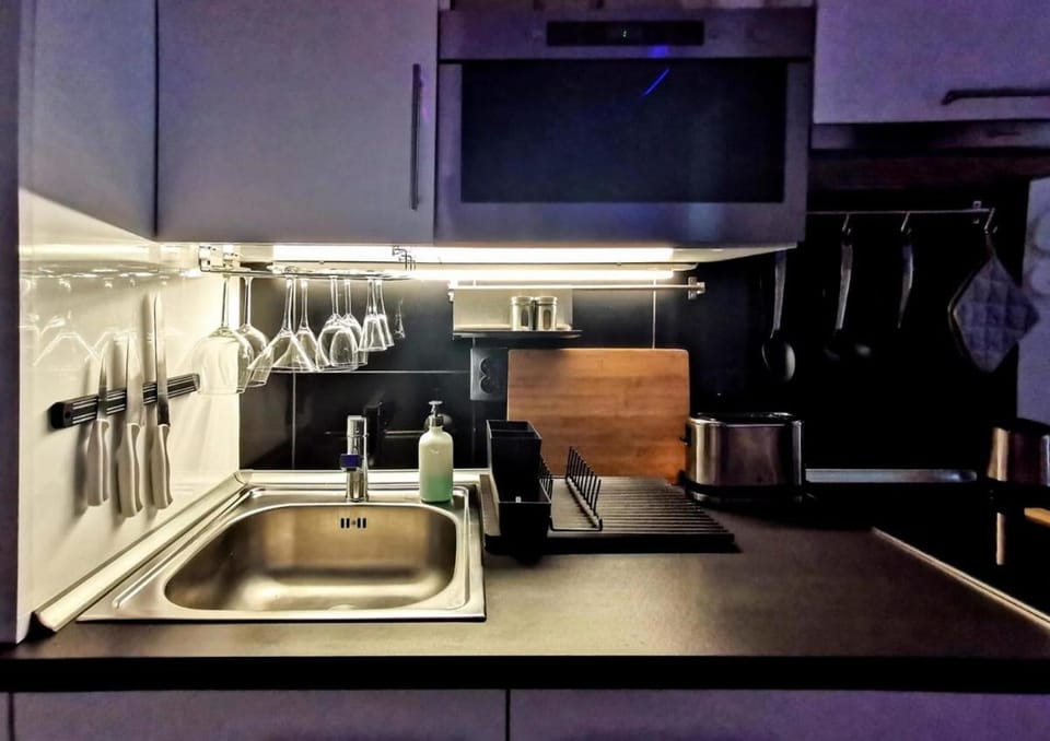 Kitchen or kitchenette