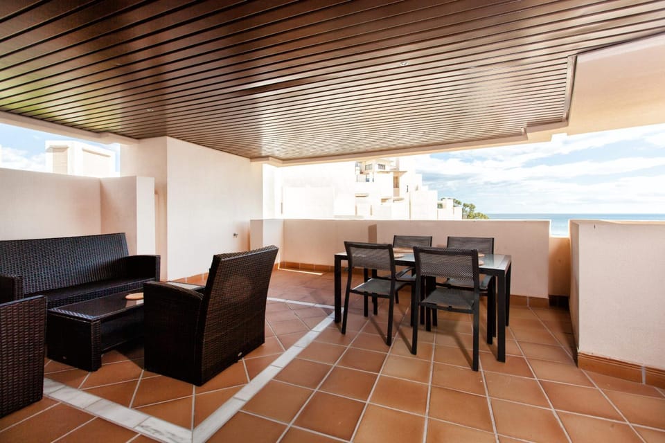 Balcony/Terrace, Balcony/Terrace, Seating area, Dining area