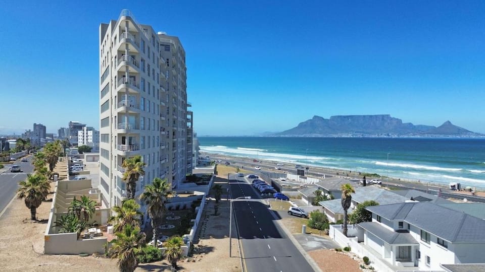 The Bay Oceanfront 2 Bedroom Stay with Pool Apartment in Cape Town