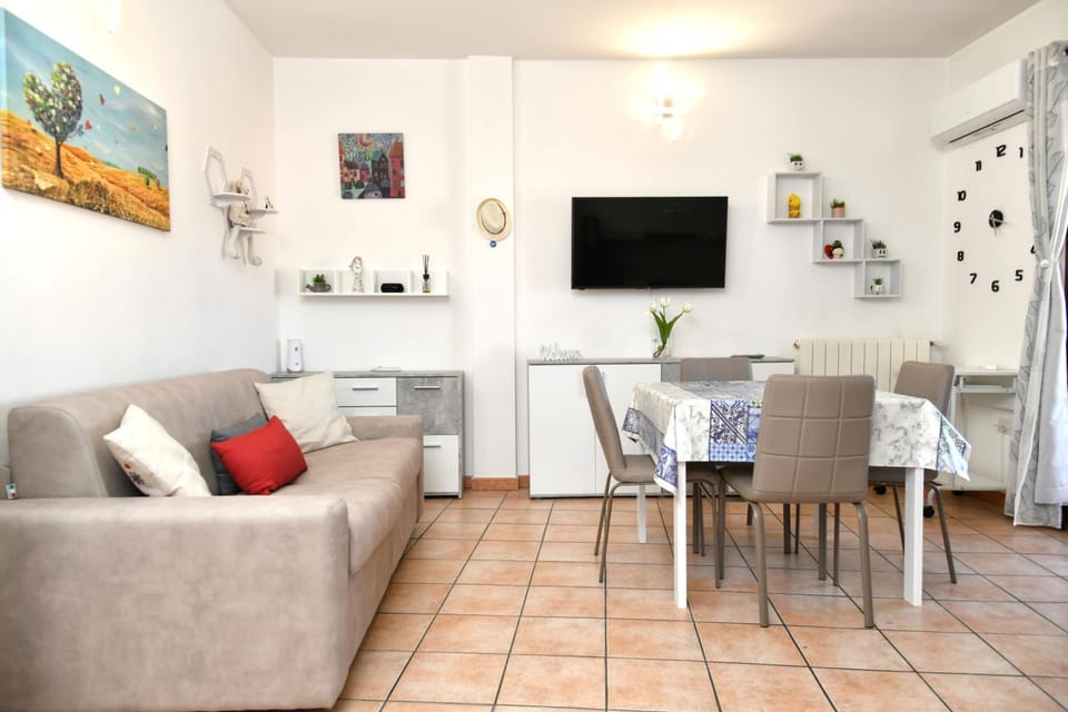 TV and multimedia, Living room, Dining area