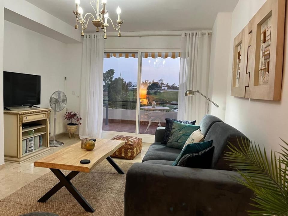 Frontline Golf Apartment Apartment in San Pedro de Alcántara
