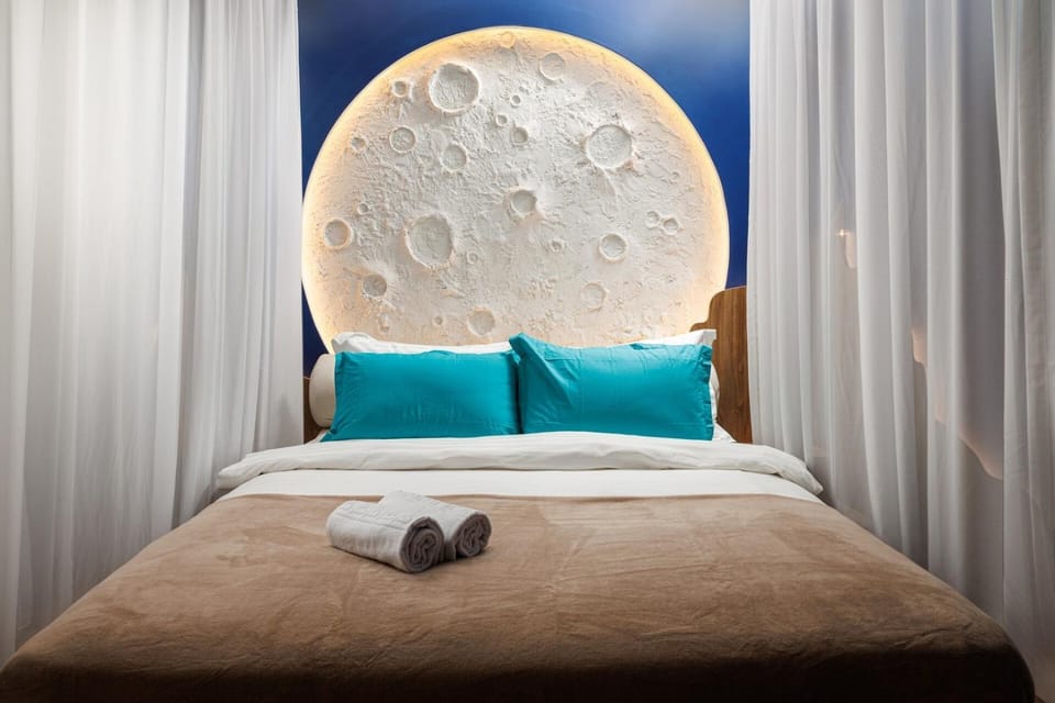 Bed, Photo of the whole room, Bedroom, Guests, towels