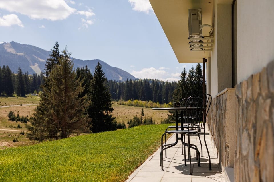 Property building, Patio, Day, Natural landscape, View (from property/room), Mountain view