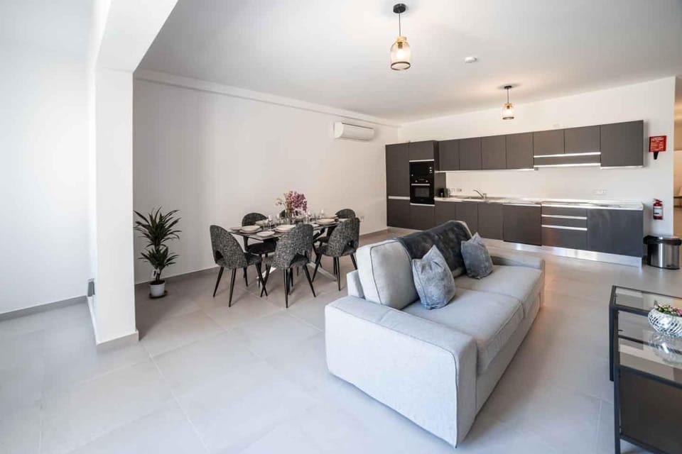 Kitchen or kitchenette, Living room, Seating area, Dining area, oven, stove