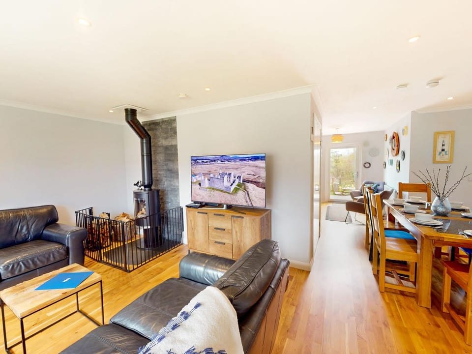 Communal lounge/ TV room, Living room