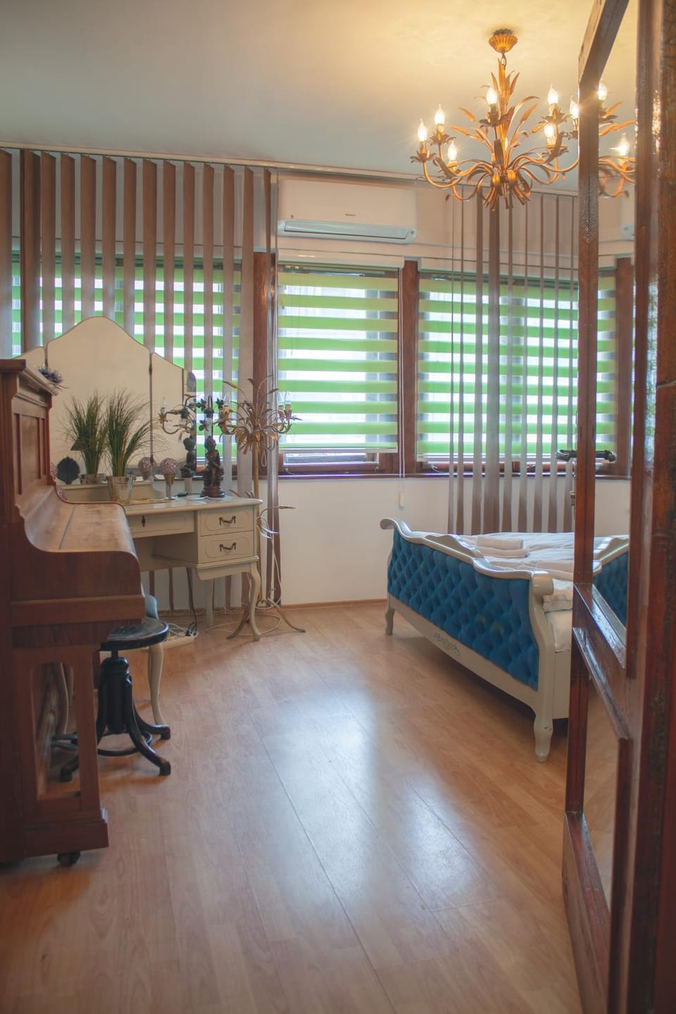 Bed, Bedroom, air conditioner