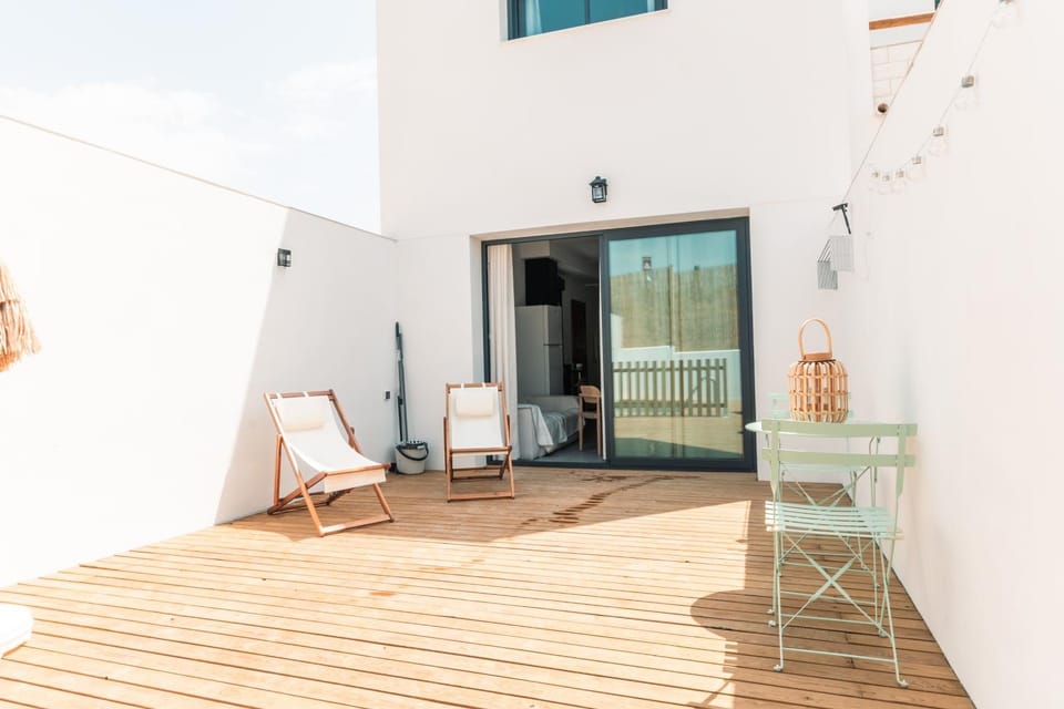 Patio, Balcony/Terrace, Swimming pool, Swimming pool, sunbed