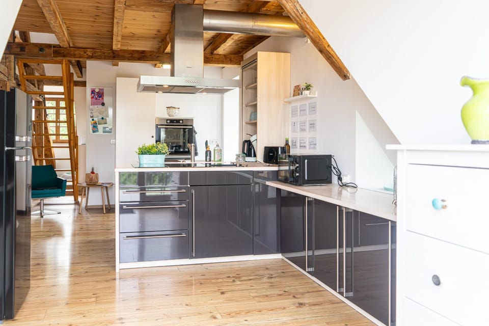 Kitchen or kitchenette