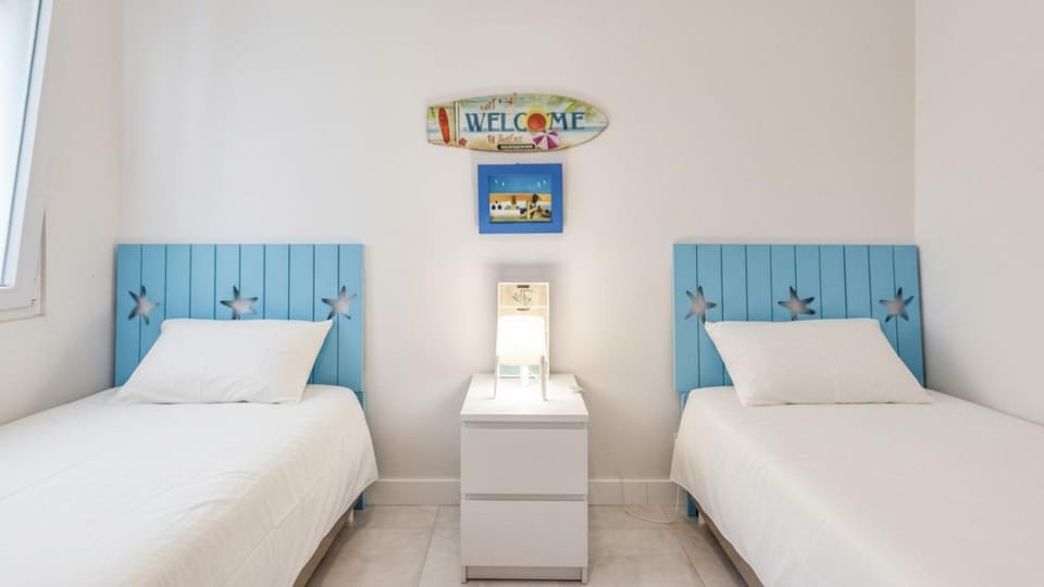 Ocean View! 2-Bedroom Cosy Condo Apartment in Portimao