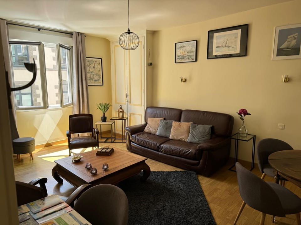 Les 3 couronnes Apartment in Granville