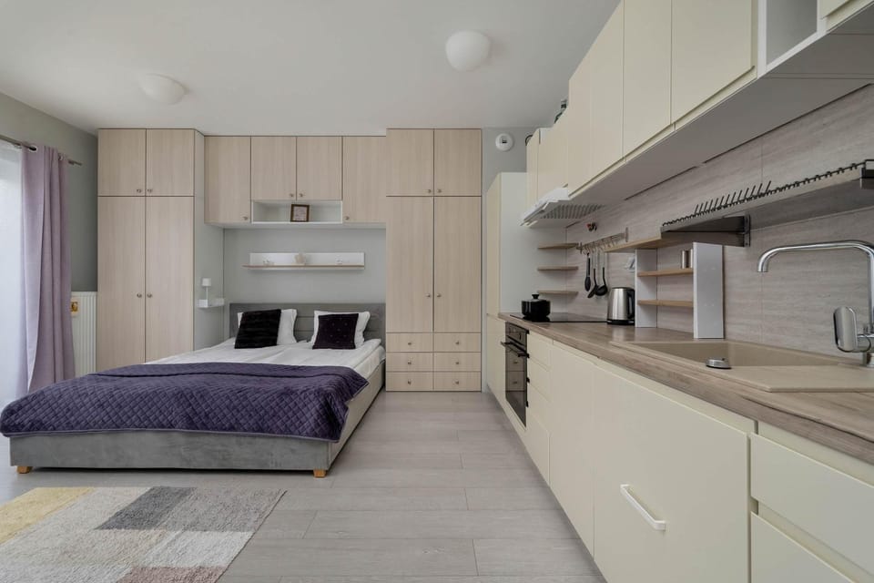 Bed, Kitchen or kitchenette