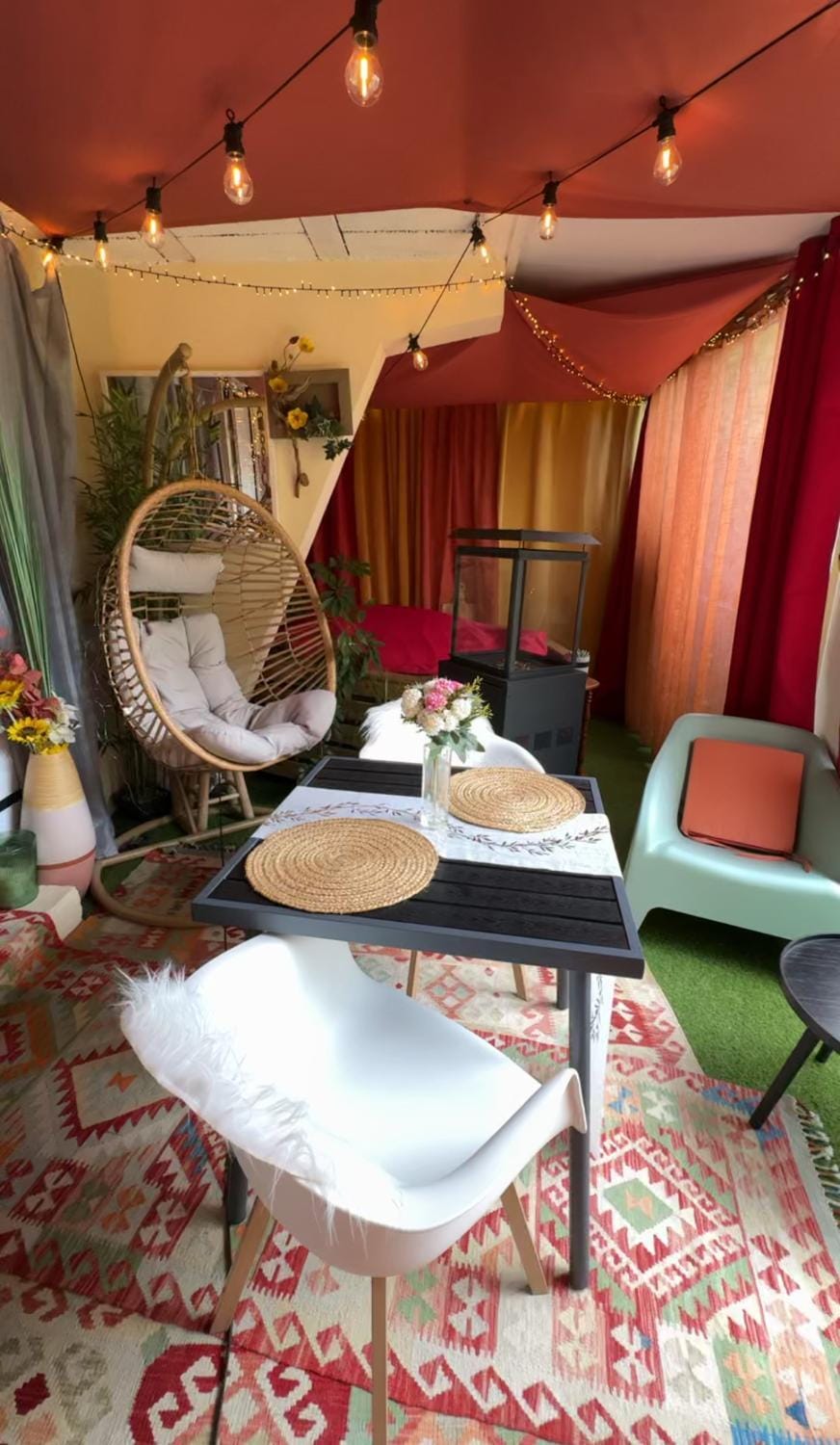 Patio, Dining area