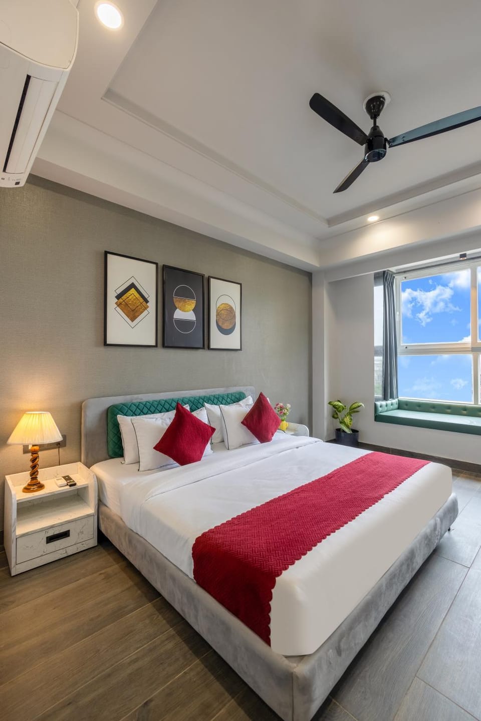 Bed, Photo of the whole room, Bedroom