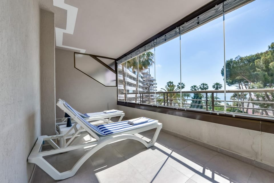 Natural landscape, View (from property/room), Balcony/Terrace, sunbed
