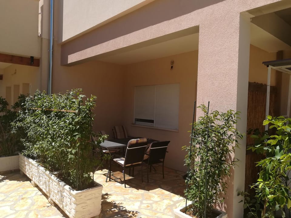 Garden, View (from property/room), Balcony/Terrace, Seating area, Garden view