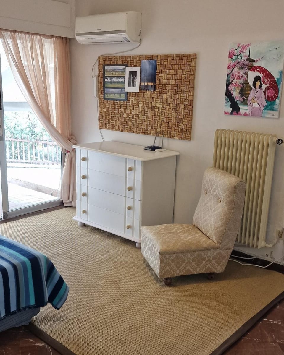 Spacious Apt for 3 at Beautiful Panorama Voula Apartment in Decentralized Administration of Attica