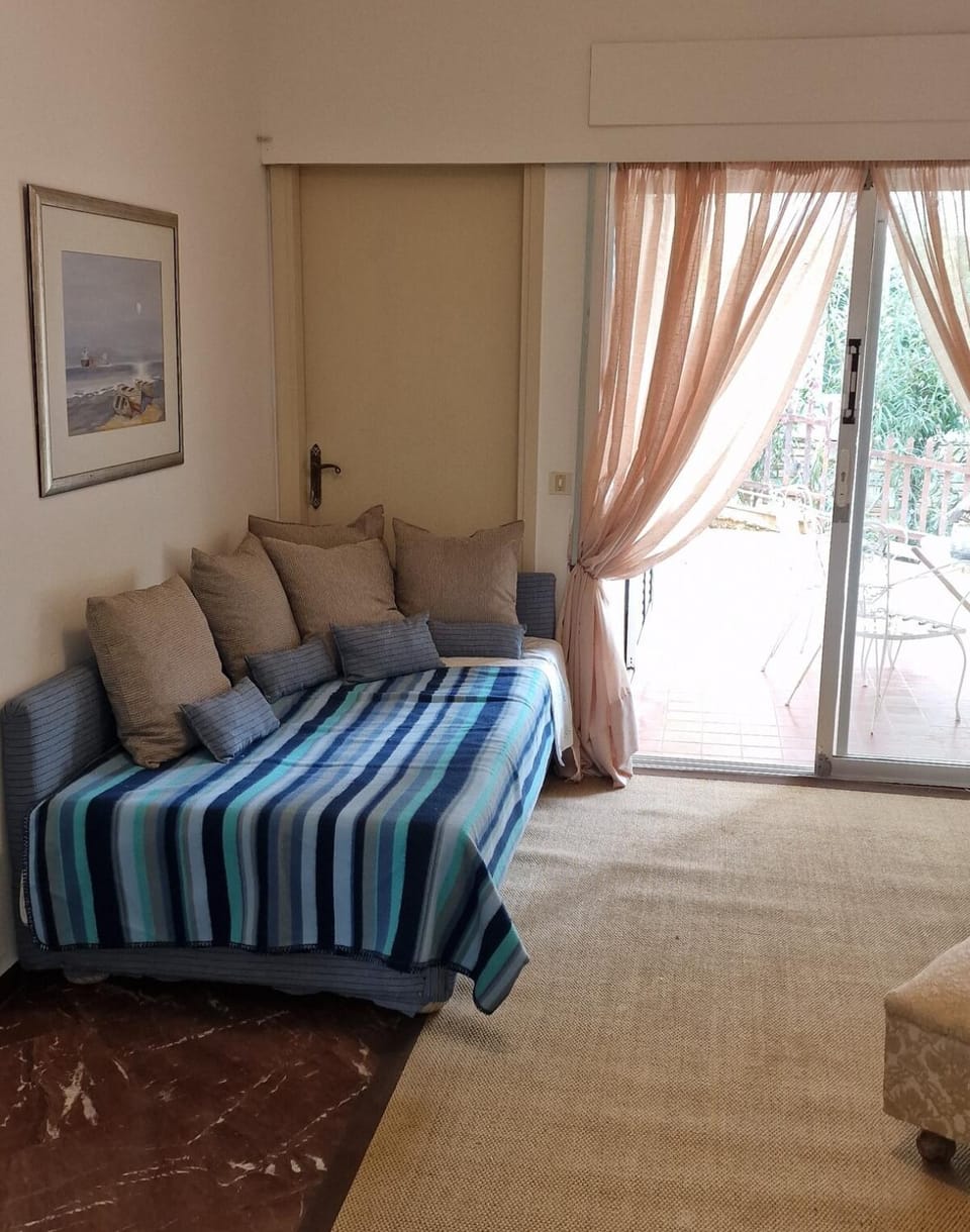 Spacious Apt for 3 at Beautiful Panorama Voula Apartment in Decentralized Administration of Attica