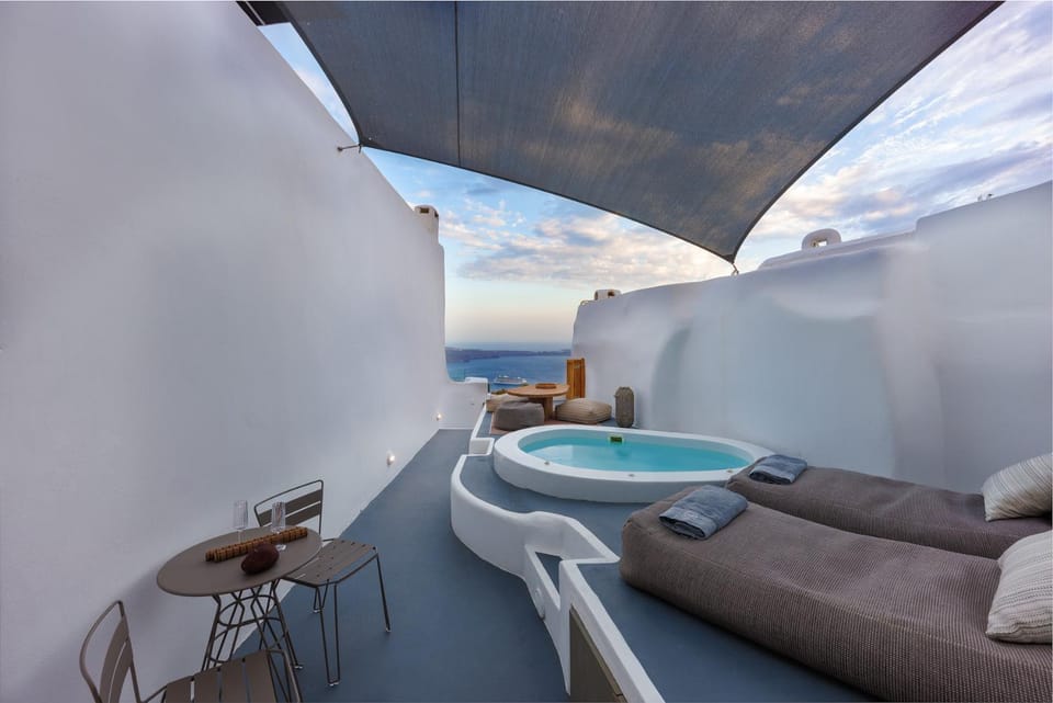 Natural landscape, Hot Tub, Hot Tub, Balcony/Terrace, sunbed