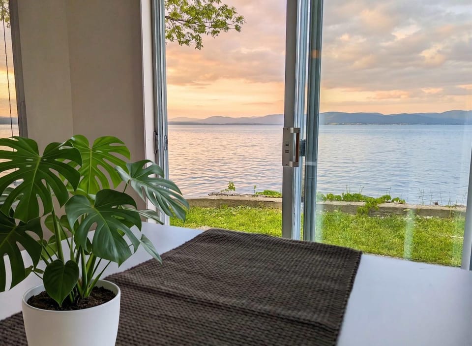 Chalet Loft #4 Waterfront with Spa, Fireplace and Wifi Chalet in Maine