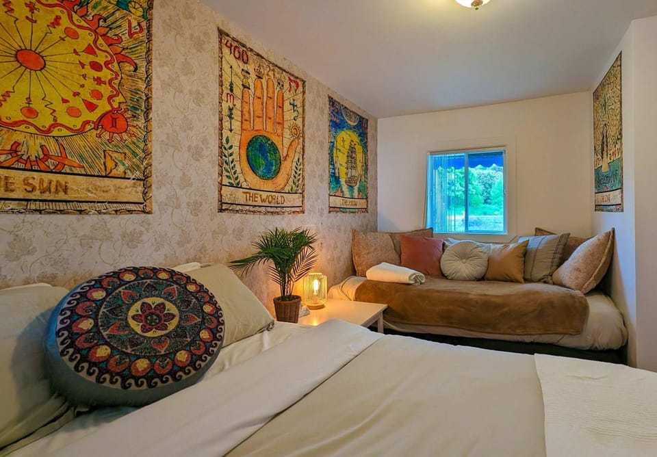 Chalet Loft #4 Waterfront with Spa, Fireplace and Wifi Chalet in Maine