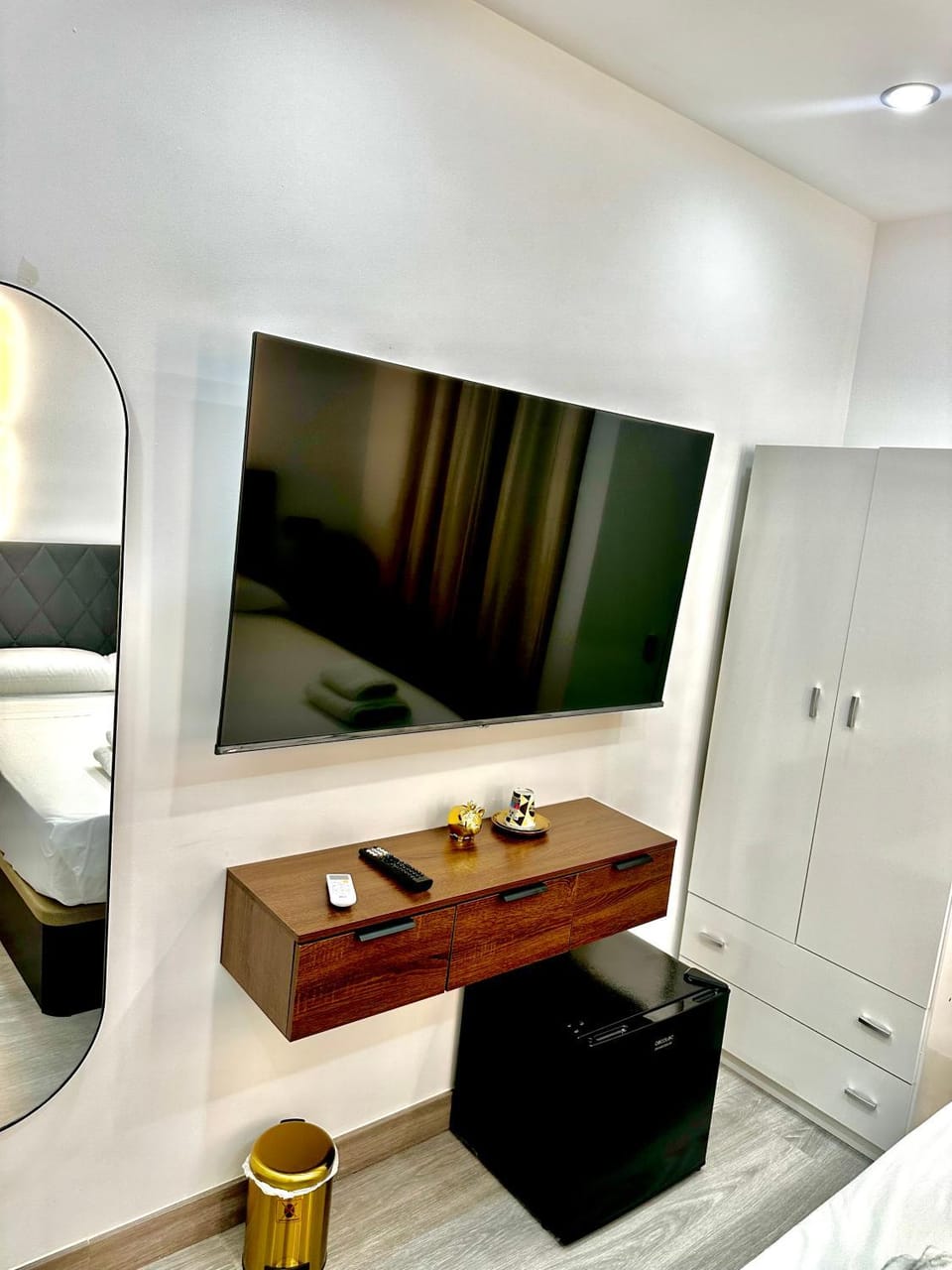 TV and multimedia, wardrobe