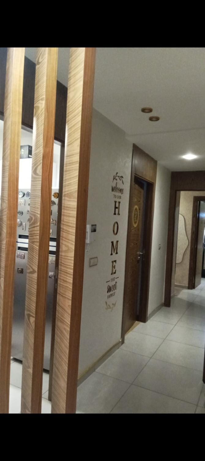 Chambre climatisée proche aéroport avec salle de bain privée & balcon Vacation rental in Rabat-Salé-Kénitra