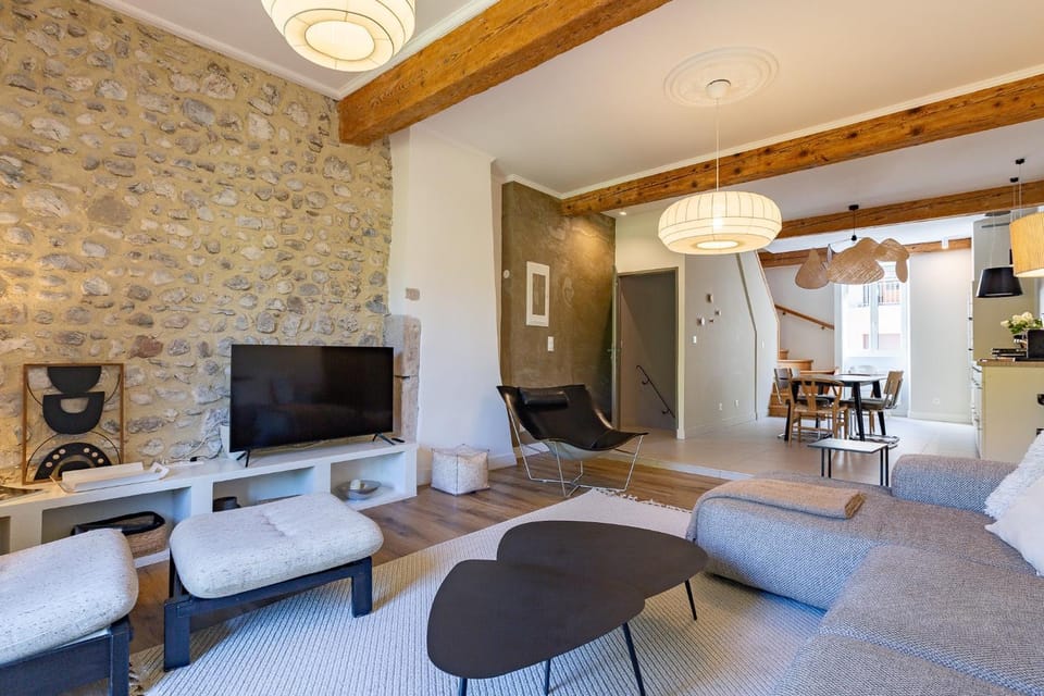 Property building, Living room