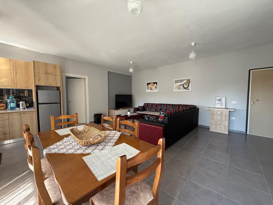 Kitchen or kitchenette, Living room, Seating area, Dining area, minibar