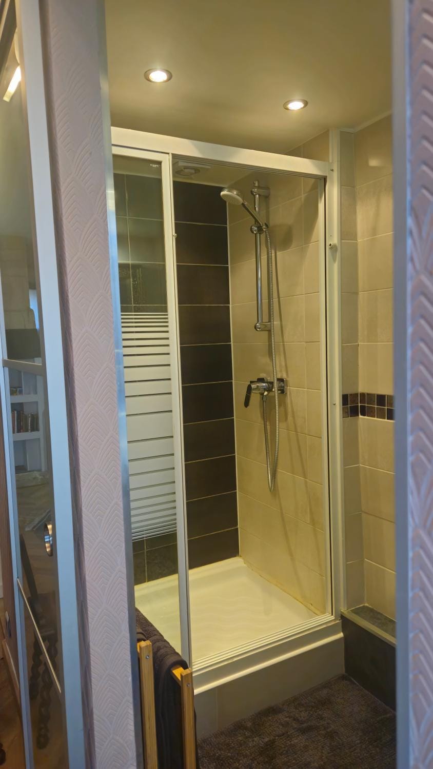 Shower, Bathroom