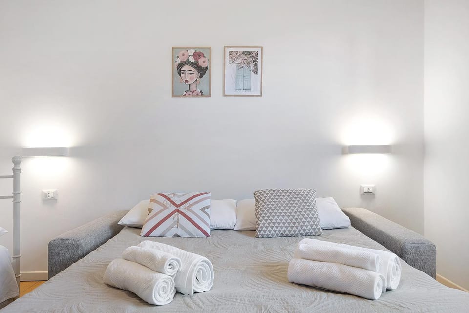 Living room, Bedroom