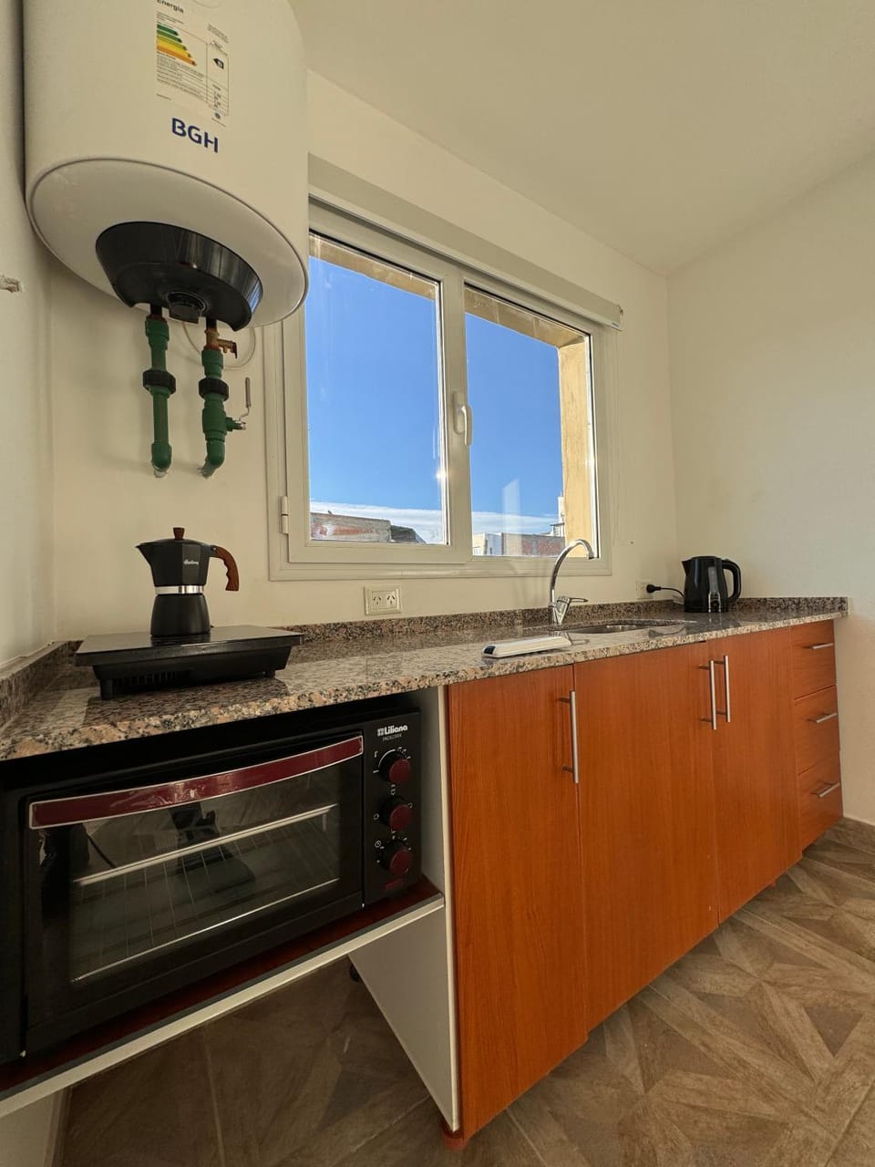 Kitchen or kitchenette, Kitchen or kitchenette