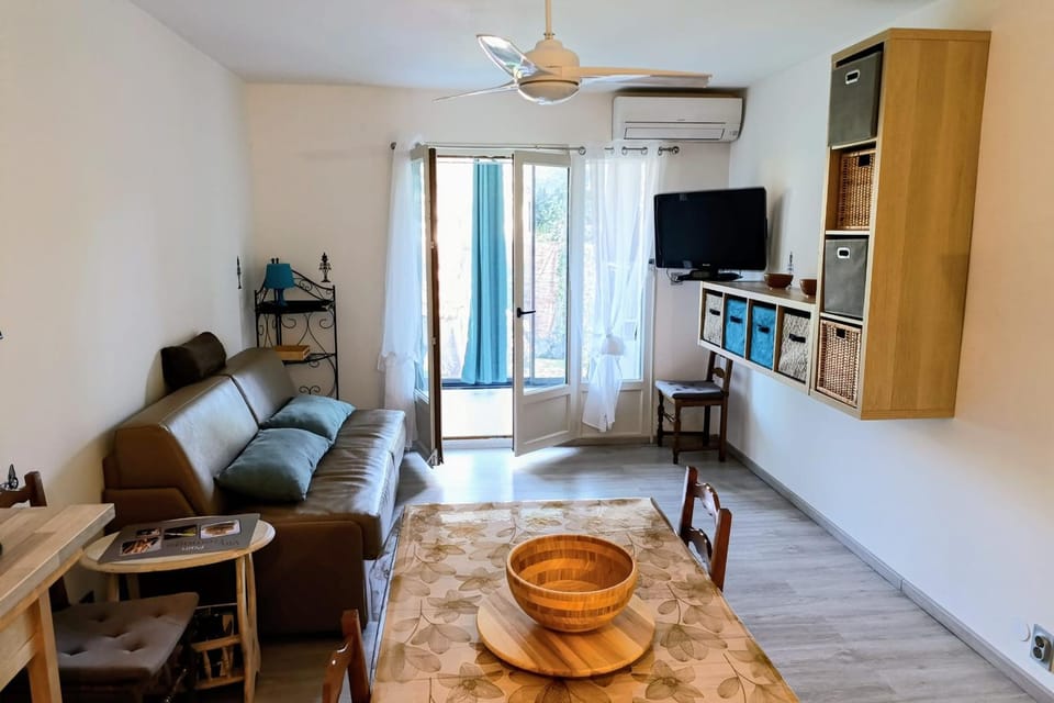 Well equipped studio with terrace Sanary-sur-Mer Apartment in Sanary-sur-Mer