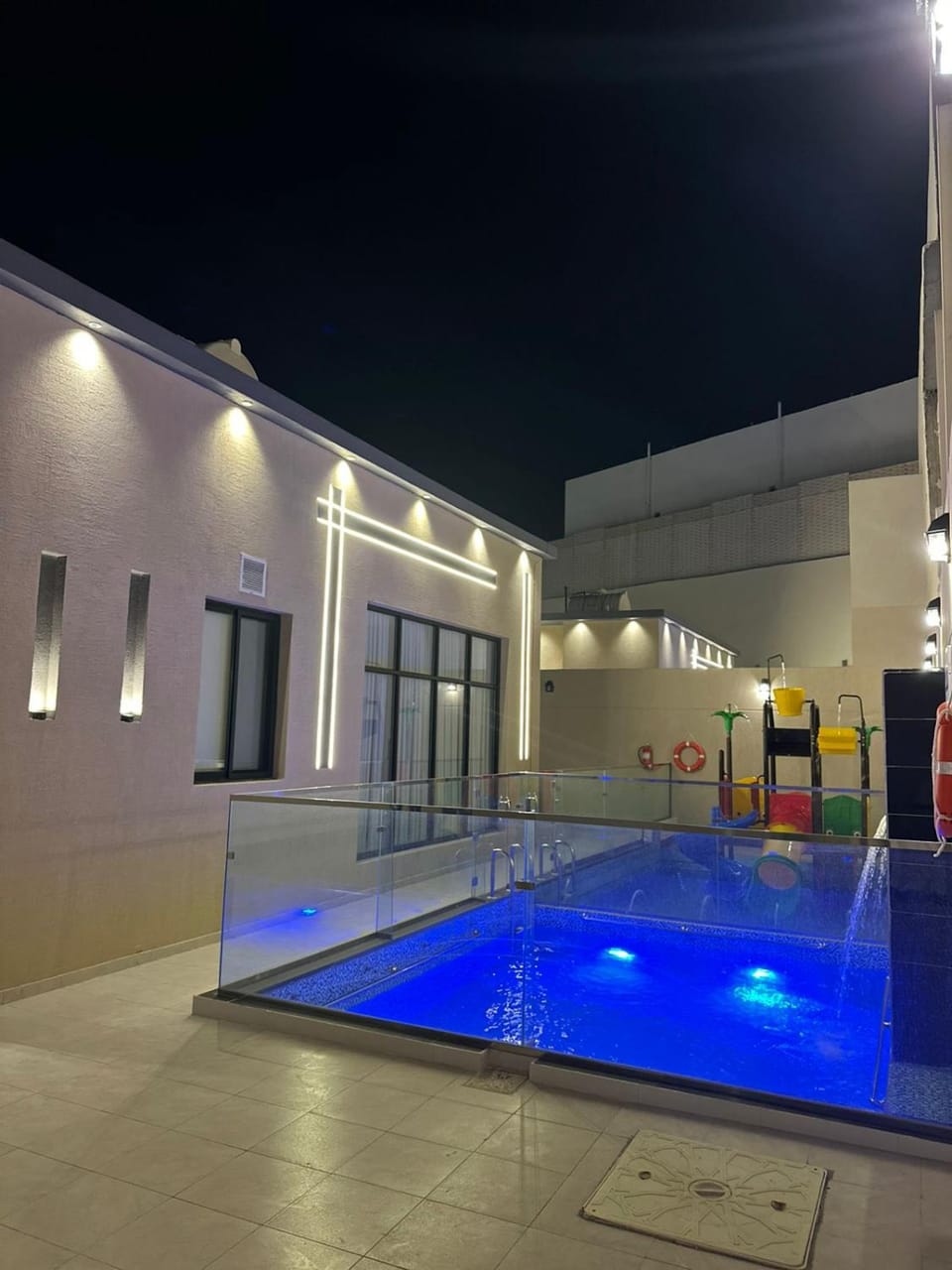 Swimming pool